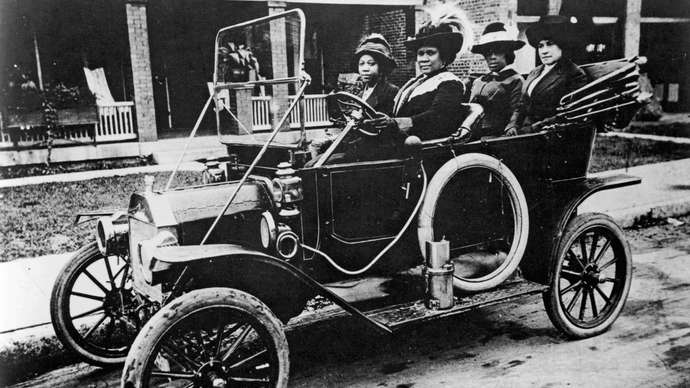 Une photo de Madame C.J. Walker en voiture